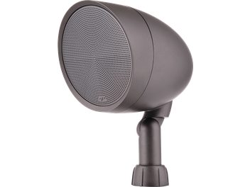 Altavoz exterior GO6, vista en tres cuartos, carcasa redondeada, rejilla perforada circular, soporte articulado cilíndrico
