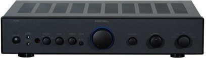 Rotel RA-05SE sort, stereo hi-fi-forstærker, sort frontpanel med knapper og stik, set forfra