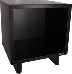Černý dřevěný kostkový nábytek, zavřené dveře, otevírání na pravé straně, ustouplý podstavec, logo "Enova hifi" vpravo dole