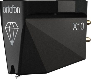 Черна матирана клетка за винилова грамофонна плоча Ortofon MC X10 с метален вид, ъглова кутия с логото на Ortofon и диамантен мотив на предната страна, маркировка X10 на десния фланг, две позлатени задни конектора и видима игла за четене отдолу, изглед от три четвърти преден ляв ъгъл
