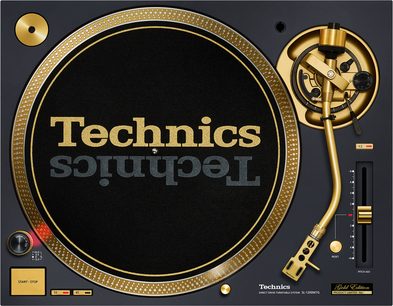 Tocadiscos de vinilo Technics SL-1200M7G negro, vista superior con plato y brazo de lectura dorados