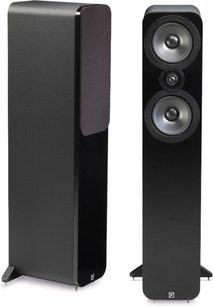 To Q Acoustics 3050 gulvhøjtalere og to 3020 reolhøjtalere i sort kunstlæder, set forfra
