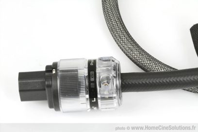 GigaWatt LC-2 EVO 1m netledning, gennemsigtige stik, sort flettet kappe, nærbillede