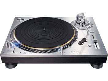 Giradischi hi-fi Technics SL-1200GEG-S argento, vista dall'alto, piatto nero opaco, braccio di lettura, pulsanti e manopola di regolazione