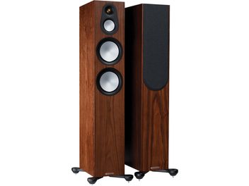 Monitor Audio Silver 300 7G álló hangsugárzók diófa borítással, 3 fekete hangszóróval, fekete lábakkal