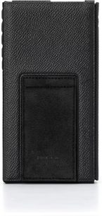 Sort Astell&Kern PD20-etui set bagfra, kornet tekstur med centralt bæltestrop præget med Astell&Kern