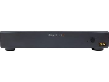 Преден изглед на многоканален усилител Nuprime Fusion-3X, правоъгълен черен корпус, кръгъл бутон отдясно