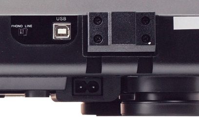 Audio Technica AT-LP120-USB HC sort pladespiller, bagfra nærbillede, USB- og phono-tilslutninger, vælger