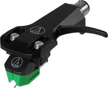 Audio Technica AT-VM95E/H pickup monteret på sort headshell med grøn nål set i profil