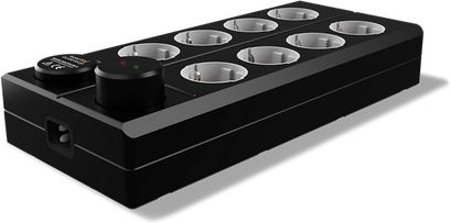 Sort EAT Essential Audio Tools MM8 multistik med 8 runde aluminiumsstik, set oppefra i perspektiv