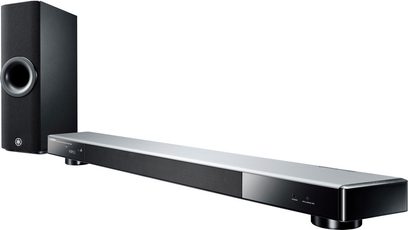 Yamahas soundbalk YSP-2500 i silver och svart subwoofer, sedd framifrån, mot vit bakgrund