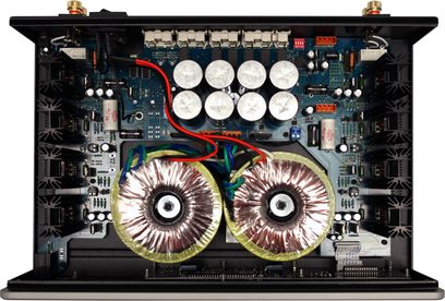 Atoll Electronique IN200SE sort hi-fi stereoforstærker, indvendig visning af elektroniske komponenter, toroidale transformatorer, printplader