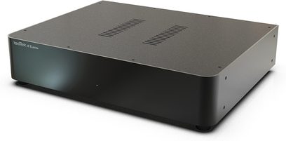 Síťový kondicionér IsoTek V5 ELEKTRA černý, obdélníkový kryt, horní část s 2 větracími mřížkami, pohled v perspektivním úhlu