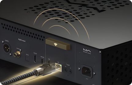 Must Matrix Audio võrgumängija, tagantvaade Ethernet LAN-pordi, digitaalväljundite ja Wi‑Fi-antenniga