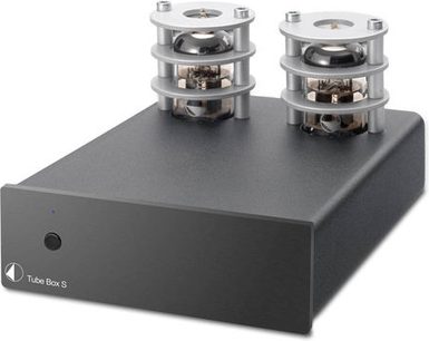 Pro-Ject Tube Box S sort forstærker, frontvisning, 4 krombelagte vakuumrør på 2 niveauer, rektangulært mat sort kabinet
