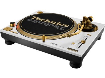 Giradischi Technics SL-1200M7G bianco, vista di tre quarti, con piatto e braccio dorati