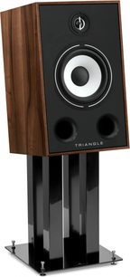 Soporte de altavoz Triangle S03 negro con columnas sobre una base, con altavoz marrón de frontal negro y cono blanco