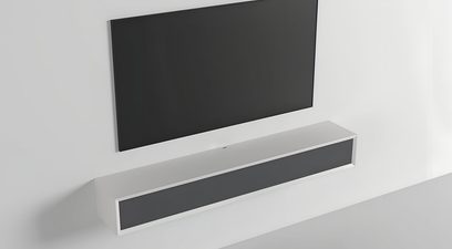 Vægmonteret audio-video-møbel Clic Classic Series Model 13S, hvid kabinet, formodet træ, mørkegrå front, set i fugleperspektiv
