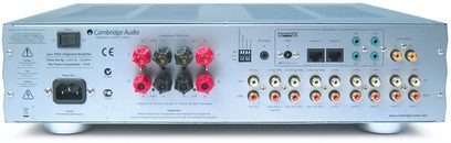 Cambridge Audio Azur 740A stereo hi-fi forstærker, frontvisning, sølvfarvet front med knapper, stik og digitalt display