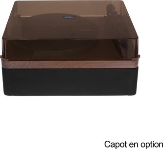 Gramofonová deska Enova HIFI VELA VP4, pohled zepředu, kouřový plastový kryt, černý podstavec s dřevěným pruhem