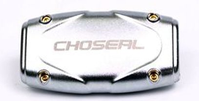 Choseal CHB-21 HDMI-switch og -splitter i krom, set ovenfra, afrundet ottekantet form, "CHOSEAL"-logo indgraveret på toppen