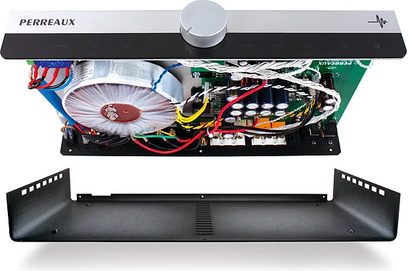 Perreaux Audiant-serie stereo hi-fi-forstærker, set indefra forfra, elektroniske kredsløb og komponenter på sort chassis