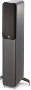 Q acoustics Concept 50 lakkeret grå gulvhøjttaler, set forfra, mørk grå, lodret rektangulært kabinet på sorte fødder