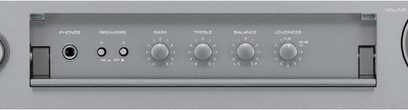 Черен стерео hi-fi усилвател Yamaha AX-397, преден панел с бутони, въртящи се копчета и жакове, изглед отпред в близък план