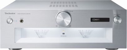 Technics SU-G700M2E-S gümüş hi-fi stereo amplifikatör, önden görünüm, düğmeler, kadranlar, ekran, kulaklık ve yardımcı girişler bulunan ön panel