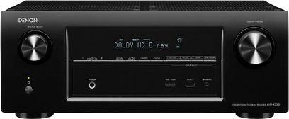 Wzmacniacz kina domowego Denon AVR-X3000 w kolorze czarnym, przedni panel, widok z przodu, niebieski wyświetlacz, srebrne przyciski i pokrętła
