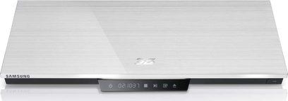 Samsung BD-D6900 4K Blu-ray-afspiller set forfra, i lys grå farve, med LED-display og kontrolknapper på forsiden