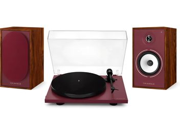 Giradischi in vinile e diffusori Triangle bordeaux effetto legno, vista frontale con coperchio trasparente e altoparlante bianco