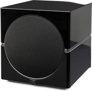 Dynamo 12 subwoofer i sort højglans, set fra en vinkel, kubisk form, skinnende overflade, sort cirkulært gitter på fronten
