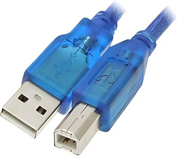 Gennemsigtig blå USB-kabel "H C S Initial USB" med sølvfarvede han- og hun-USB-stik, set oppefra