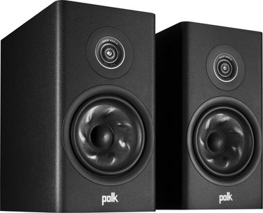 To Polk Audio R200 sorte bogreolshøjttalere, set forfra, på hvid baggrund