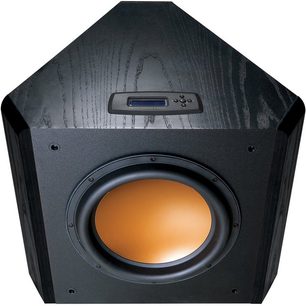 Klipsch RT-12d sort subwoofer, nærbillede forfra, cirkulær orange højttaler i midten omgivet af en sort kegle