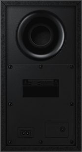 Bakre vy av den svarta subwoofern i trä och plast till Samsung HW-B460F soundbarsystem, med centralt runt basreflexrör, skruvad bakpanel, strömkontakt och parkopplingsknapp