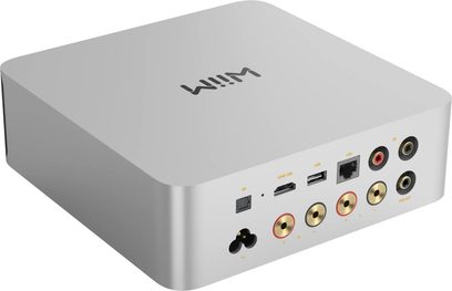 Integreret stereo-forstærker WiiM Amp Ultra silver argent, set bagfra i vinkel med audio- og netværkstilslutninger