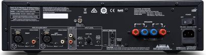 Amplificador de potencia estéreo NAD C298 negro, vista frontal, con conectores y controles en el panel frontal