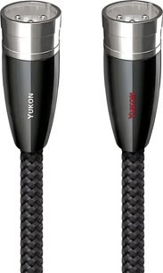 Cavo audio analogico Audioquest Yukon XLR con guaina intrecciata nera e due connettori argentati
