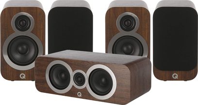 Zestaw głośników bibliotecznych Q Acoustics 3010i w wykończeniu orzechowym, widok z przodu, składający się z 4 kompaktowych głośników i 1 głośnika centralnego