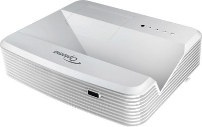 Optoma GT5500+ hvid videoprojektor, 3/4 forvisning fra øverst højre, afrundet rektangulær form, gittere, logo