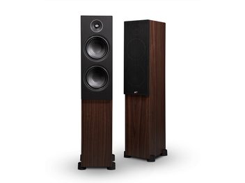 Акустична колонка PSB Alpha T20 у горіховому кольорі, вид спереду та збоку, два чорні динаміки, корпус з темного дерева