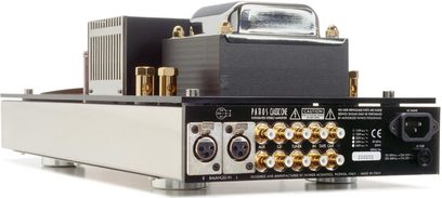 Amplificatore hi-fi stereo Pathos Classic One MkIII, vista frontale, chassis nero, frontale argentato, manopole dorate, connettori sul retro