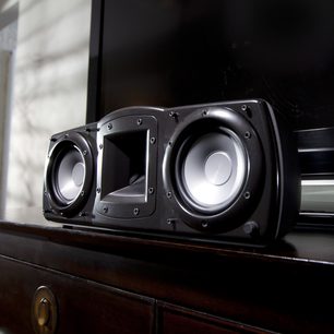 Klipsch Synergy C-10 sort centerkanal, tæt forfra, to runde højttalere og en diskant, metalrist