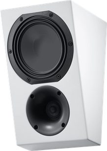 Balta matēta Dolby Atmos skanda Canton AR 4 S2 ar slīpu korpusu, melnu vidējās/zemās frekvences skaļruni un tvīteri, skats no sāna