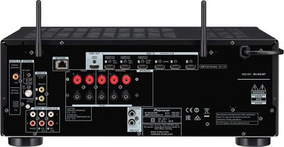 Pioneer VSX-831 sort hjemmebiografsforstærker, frontpanel med audio/video-stik, knapper og LED-skærm