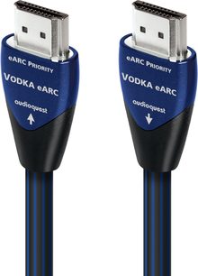To HDMI-kabler fra Audioquest Vodka eARC i blå farve med forsølvede stik, set forfra ved siden af hinanden på hvid baggrund