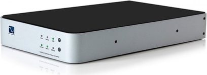 PS Audio NU WAVE DAC sidabrinės spalvos garso DAC keitiklis, pilkos metalizuotos stačiakampės formos korpusas, priekinėje dalyje yra mygtukai ir lemputės
