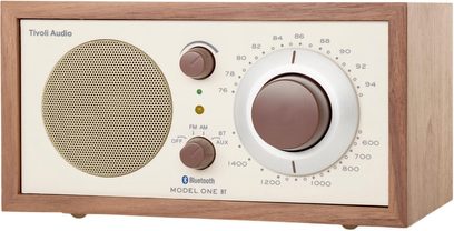 Radio da tavolo Tivoli Audio Model One BT noce beige stile vintage, pannello frontale con grande manopola e altoparlante rotondo